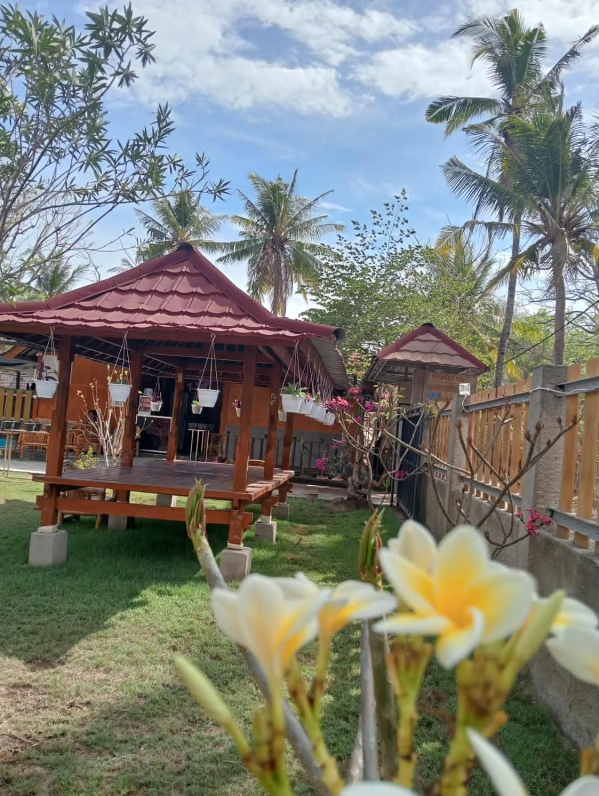 Blue Moon Meno Hotel Ilhas Gili Exterior foto