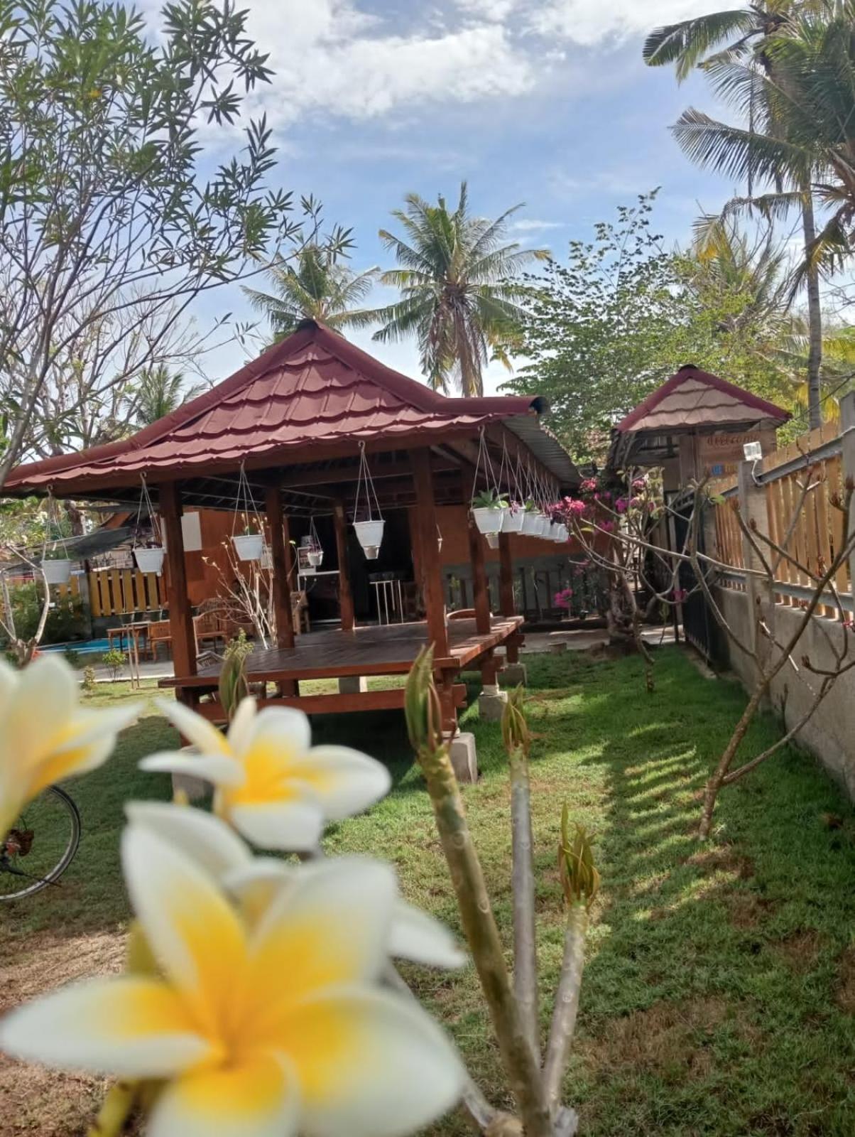 Blue Moon Meno Hotel Ilhas Gili Exterior foto