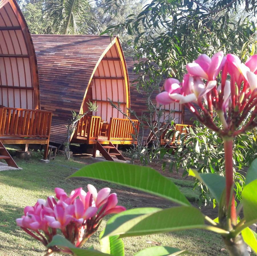 Blue Moon Meno Hotel Ilhas Gili Exterior foto